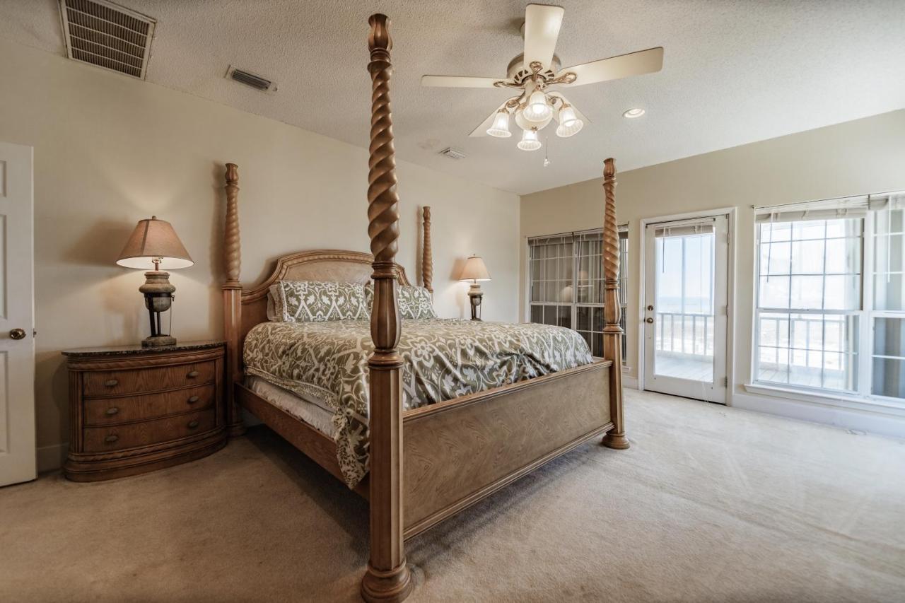 Relaxation - Large Bay Front Home Has Everything You Need For The Perfect Dauphin Island Family Holiday! Home Exterior foto