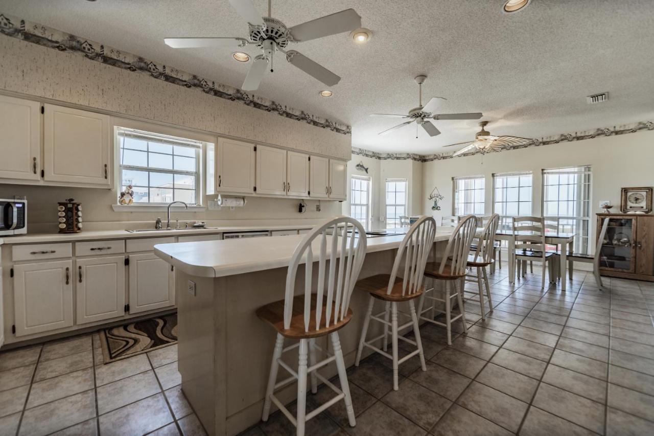 Relaxation - Large Bay Front Home Has Everything You Need For The Perfect Dauphin Island Family Holiday! Home Exterior foto