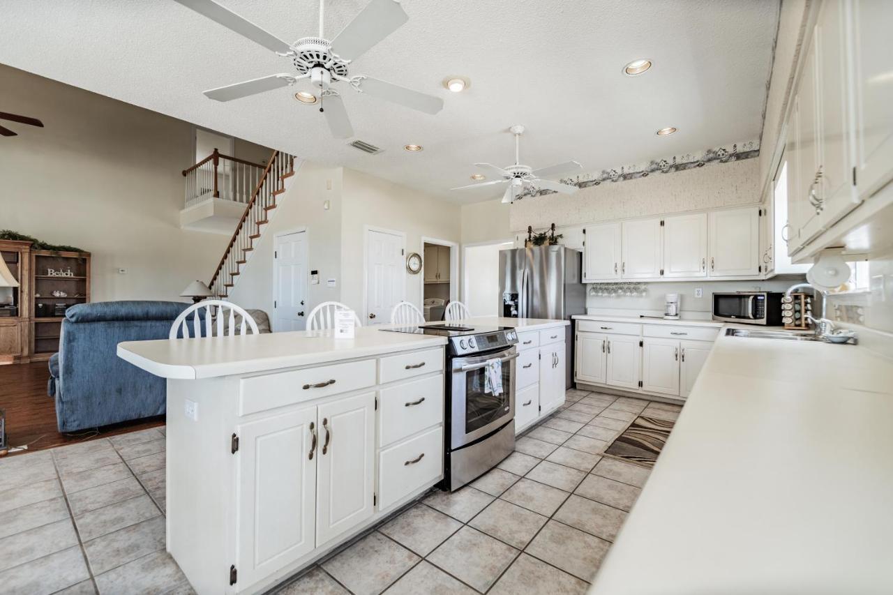Relaxation - Large Bay Front Home Has Everything You Need For The Perfect Dauphin Island Family Holiday! Home Exterior foto