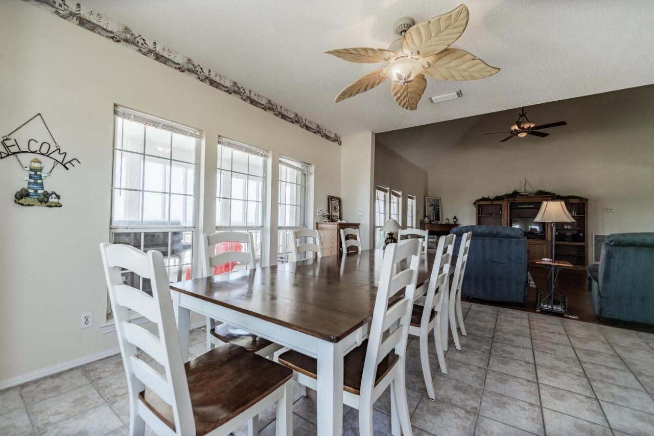 Relaxation - Large Bay Front Home Has Everything You Need For The Perfect Dauphin Island Family Holiday! Home Exterior foto